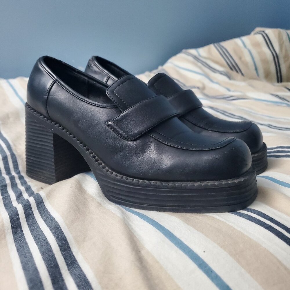 Women's Vintage Black Chunky Heel Loafers Size 8